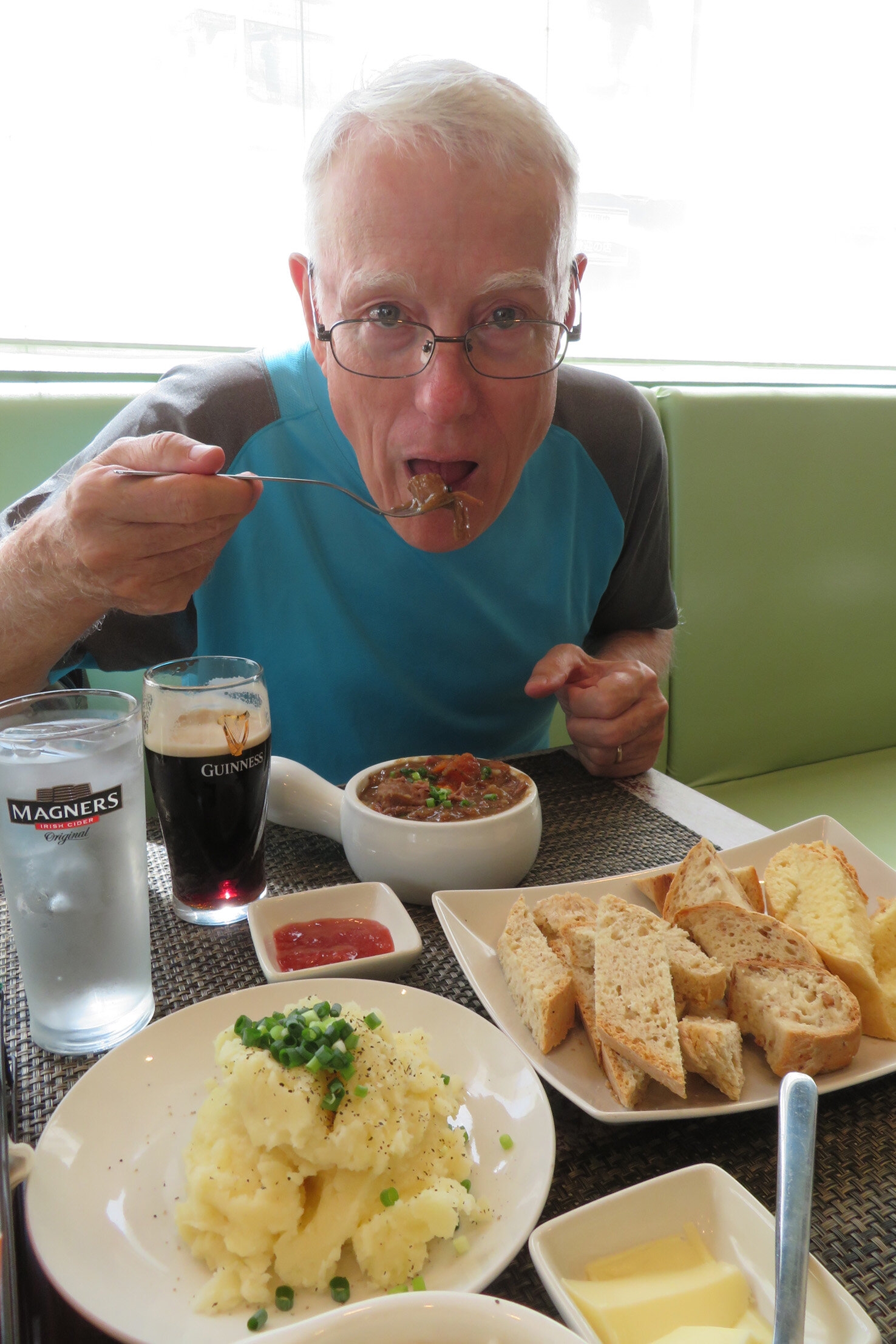 6 pic Taking first bite of beef stew.JPG