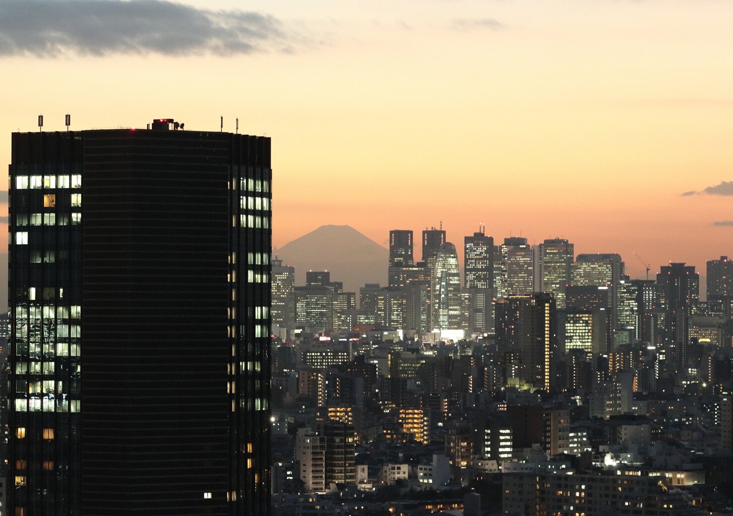 Mount Fuji from Bunkyo Civic Center Observation Deck.jpg
