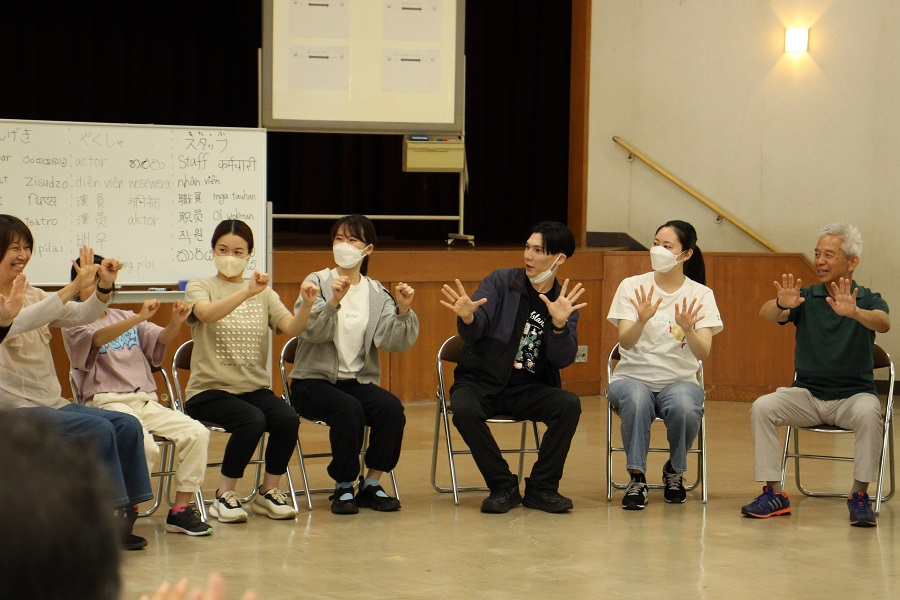 やさしい日本語活用事例_ピッコロ劇団_00